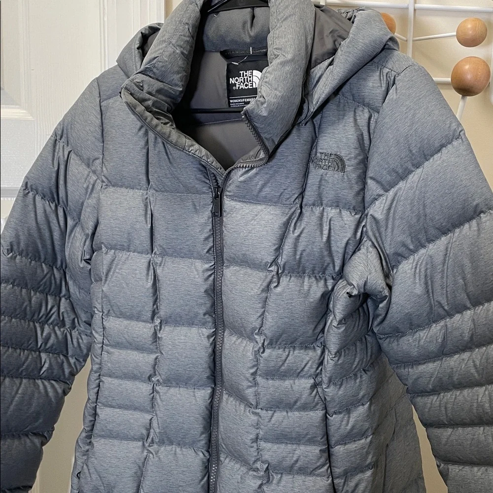 The North Face - Classic Outdoor Puffer Jacket - Grey - M - Picture 2 of 14